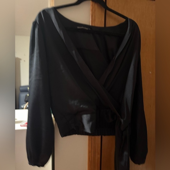 Abercrombie and fitch size large black shirt - Picture 2 of 3